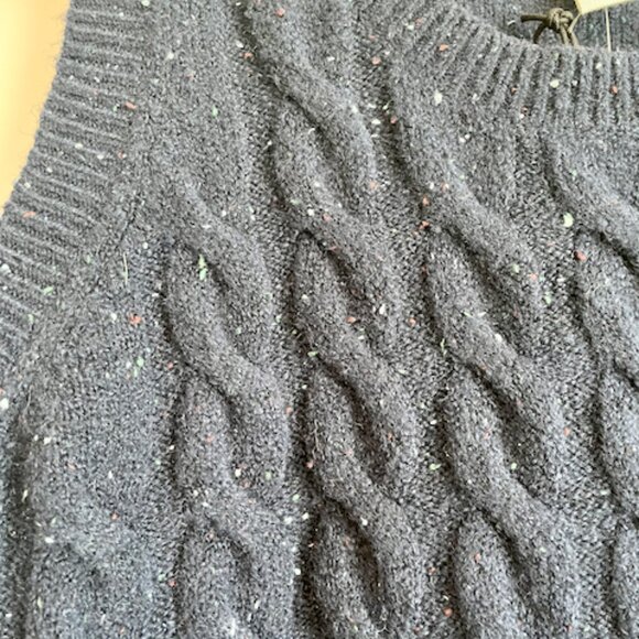Treasure & Bond Navy Cropped Cable Knit Sweater Vest (L) - Picture 7 of 9